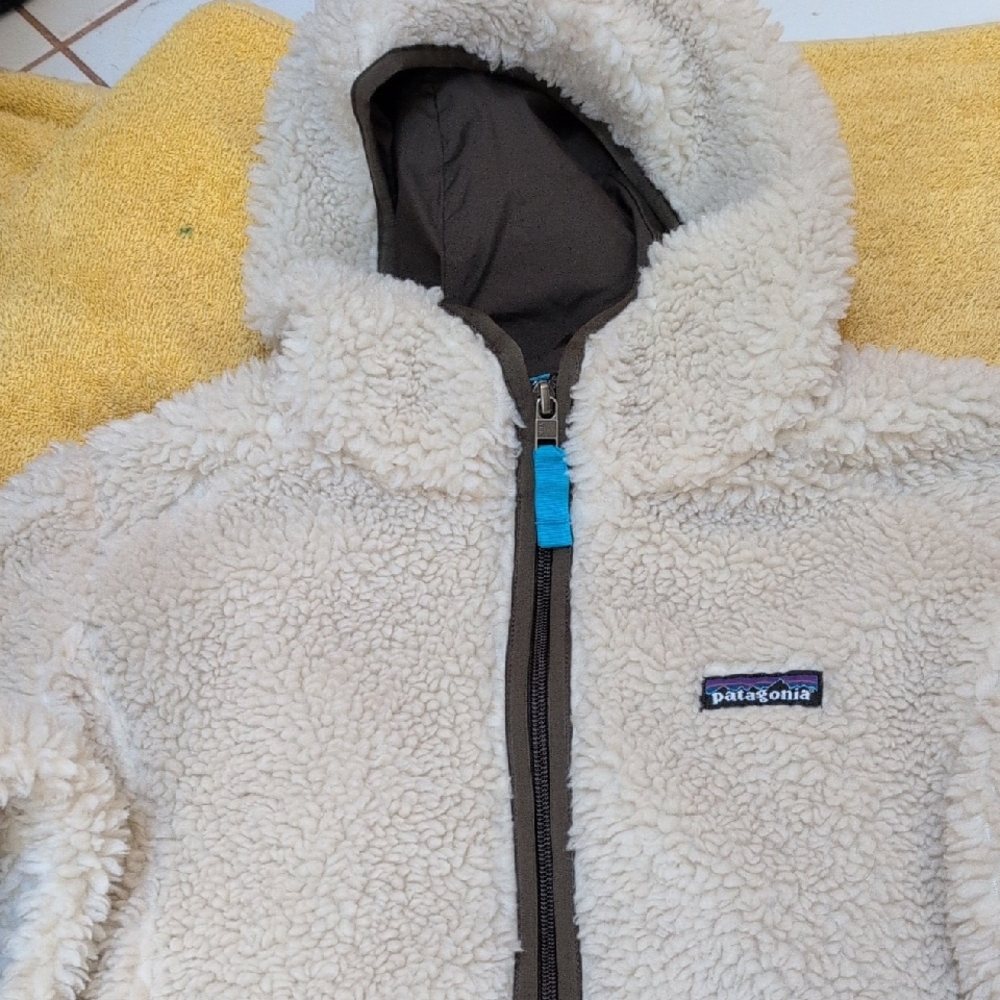 Patagonia Cream Sherpa Fleece Jacket 19 In Pit To Pit